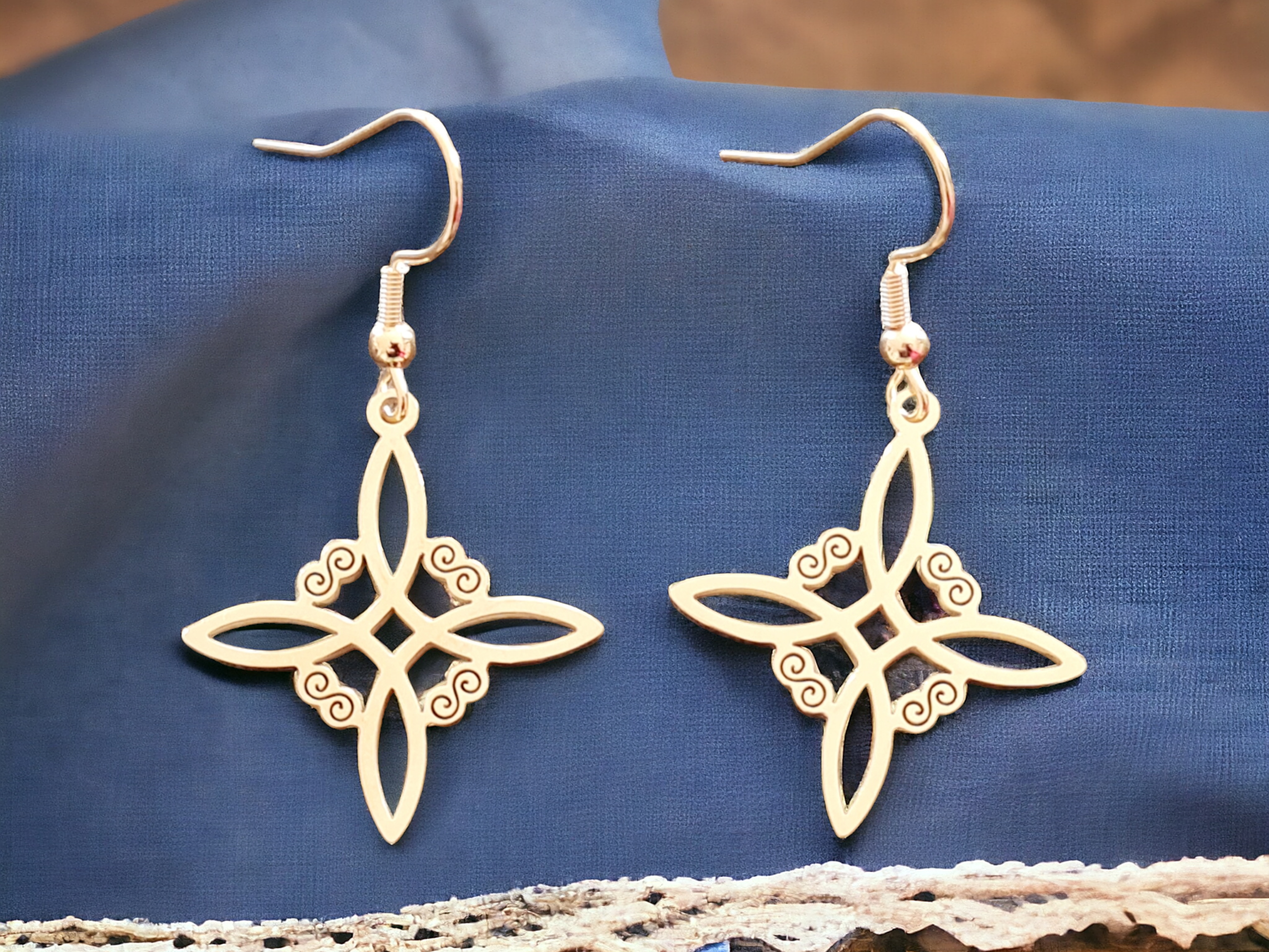 Boucles D'oreille Nœud De Sorcière - Design Original - Neuf Sans Emballage