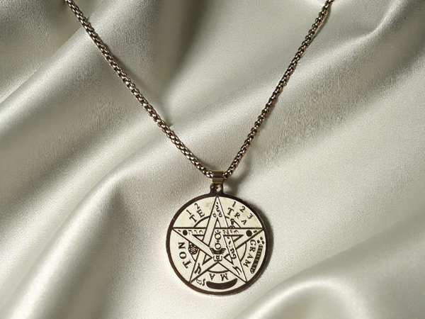 collier TELEGRAMMATON doré acier inoxydable