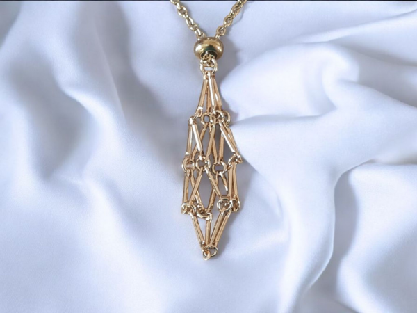 collier cage pour pierres